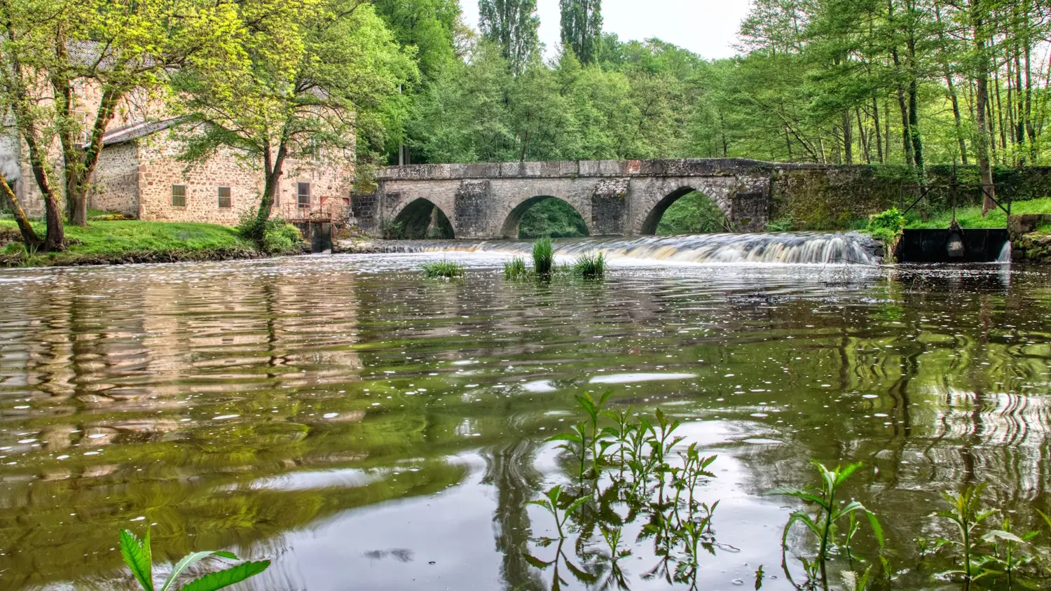 Vieux pont sur la Gartempe