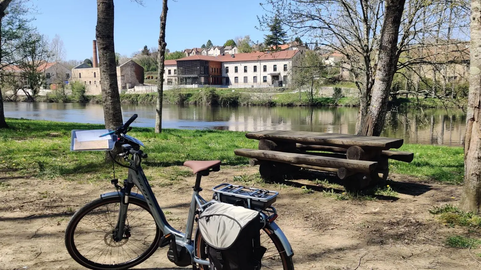 Bord_de_vienne_Saint-Junien_poltourisme