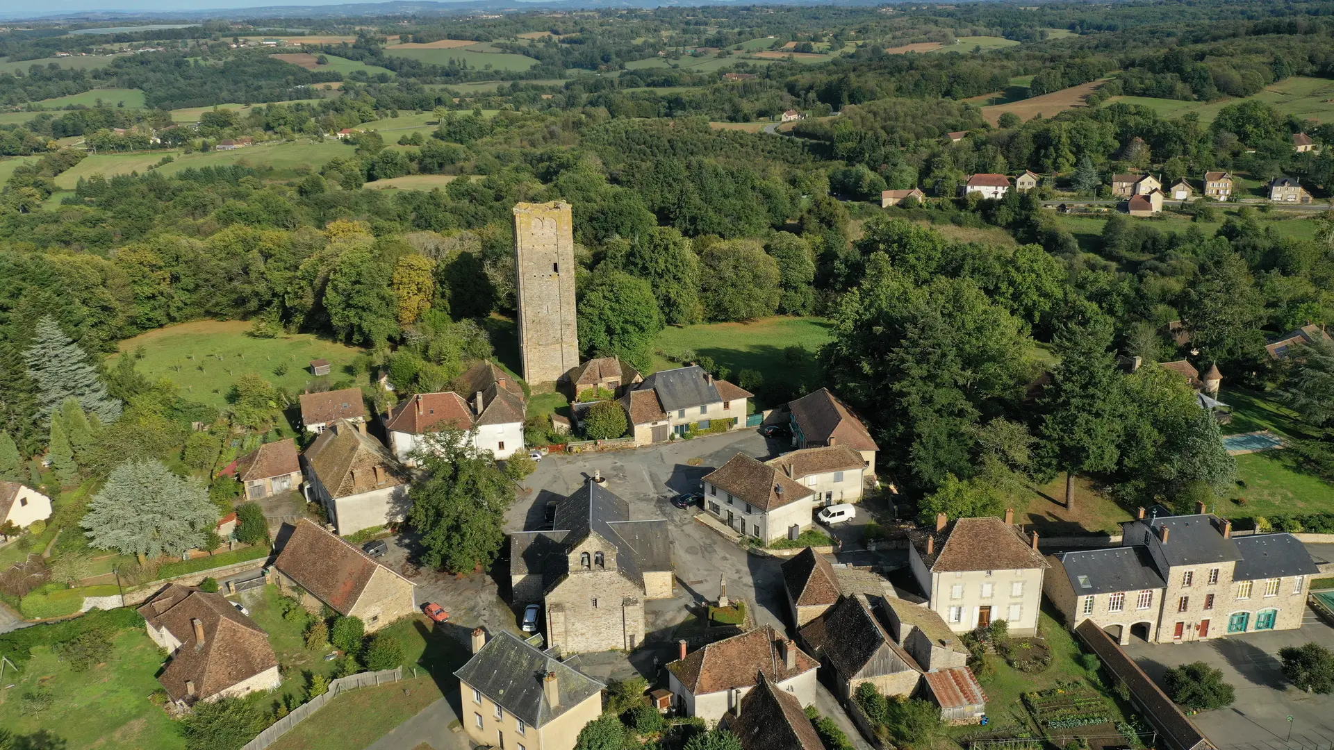 Chateau_Chervix (crédits la Chataigneraie)