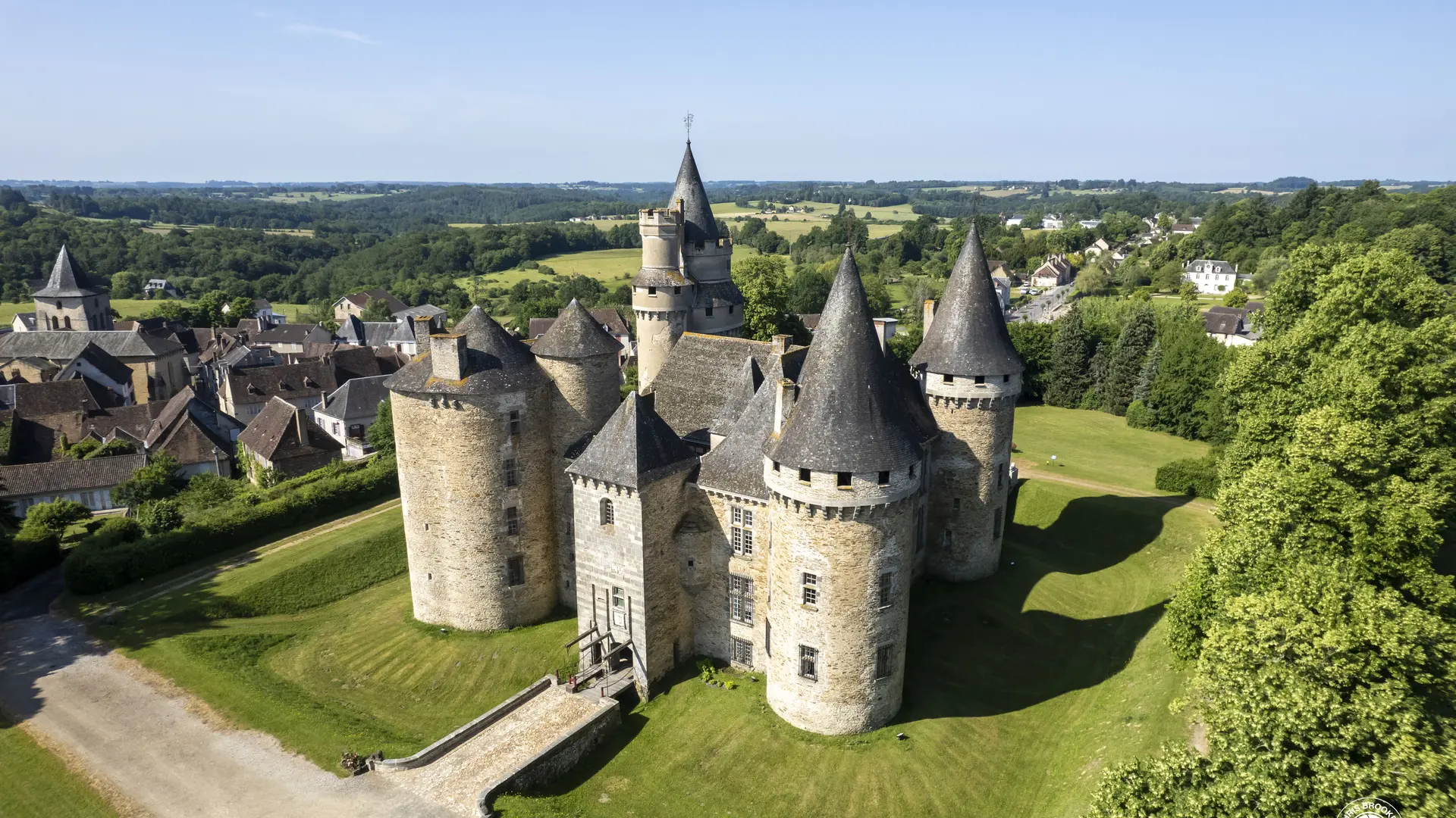 Chateau de Bonneval FRONT RIGHT LANDSCAPE - 1st June 2023 - Chris Brookes Photography JPEG (1)
