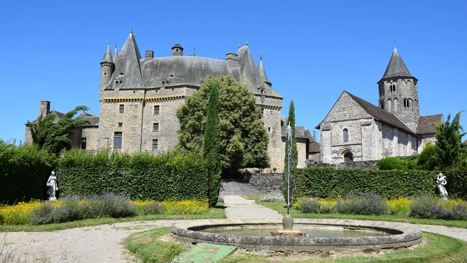 Château de Jumilhac vue des jardins