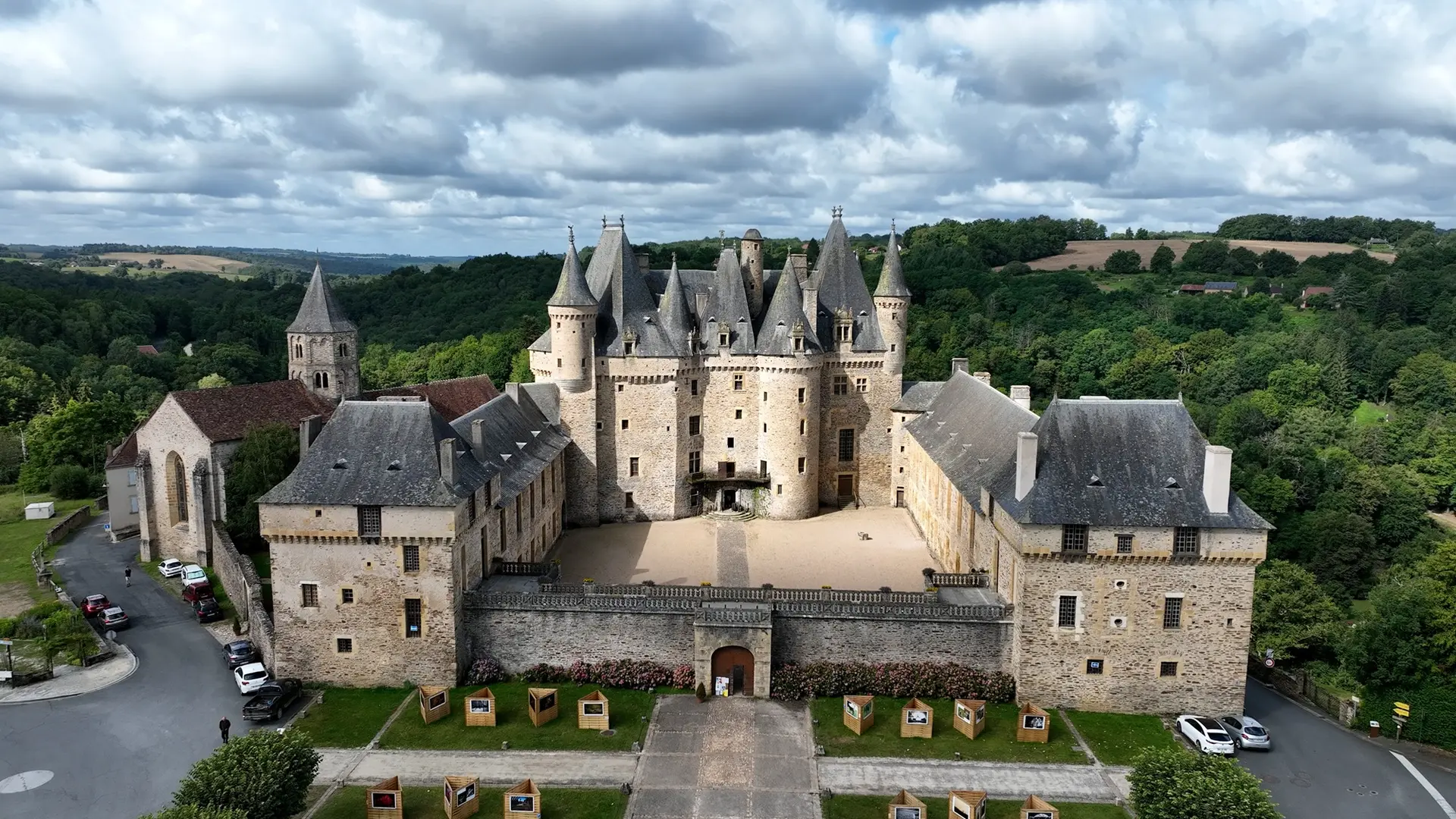 Château de Jumilhac vue drone