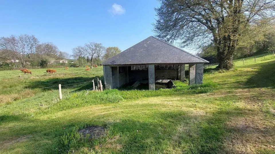 Chemins des collines, lavoir