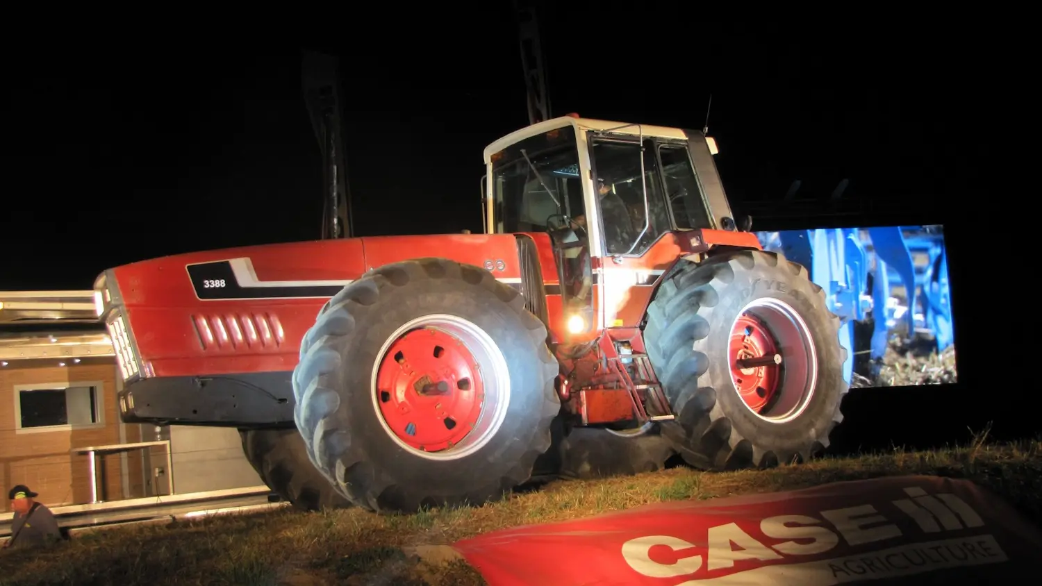 Folles tracteur nocturne