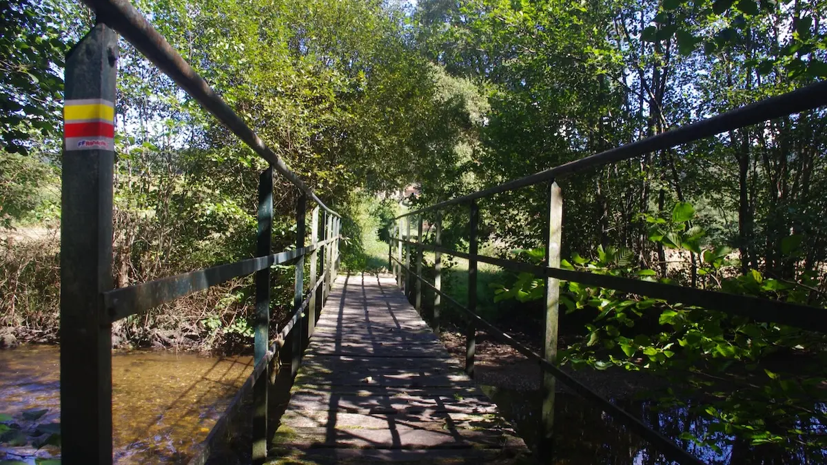 GRPMBL - Passerelle Pont de la Rode - Balise de continuité -  Sussac (c) Pays Monts et Barrages