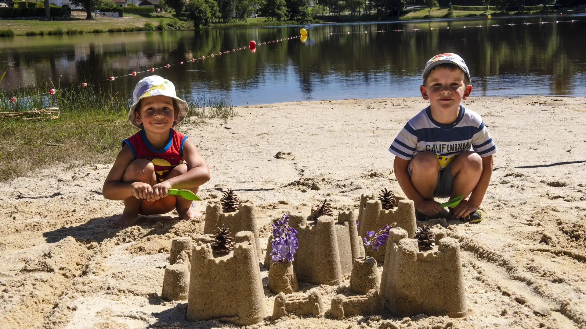 concours de chateau de sable à l'Etang de Meuzac