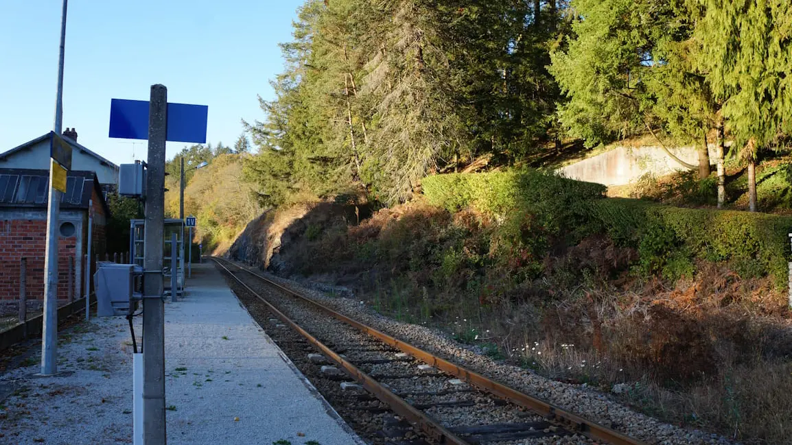 Halte ferrovière de la gare de Brignac à Royères