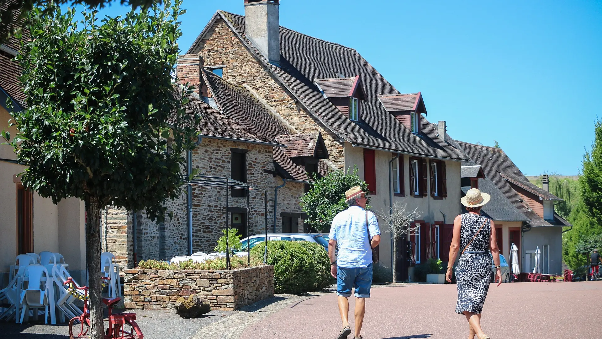 Terra aventura place aux foires Coussac Bonneval