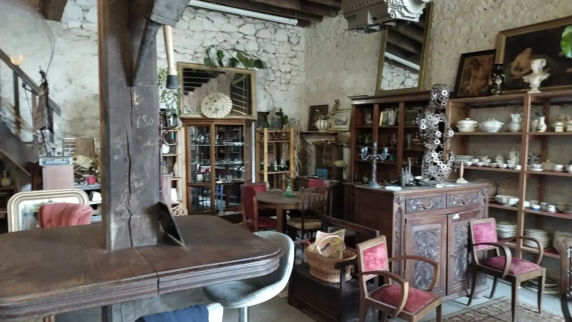 café brocante à Saint-Léonard de Noblat