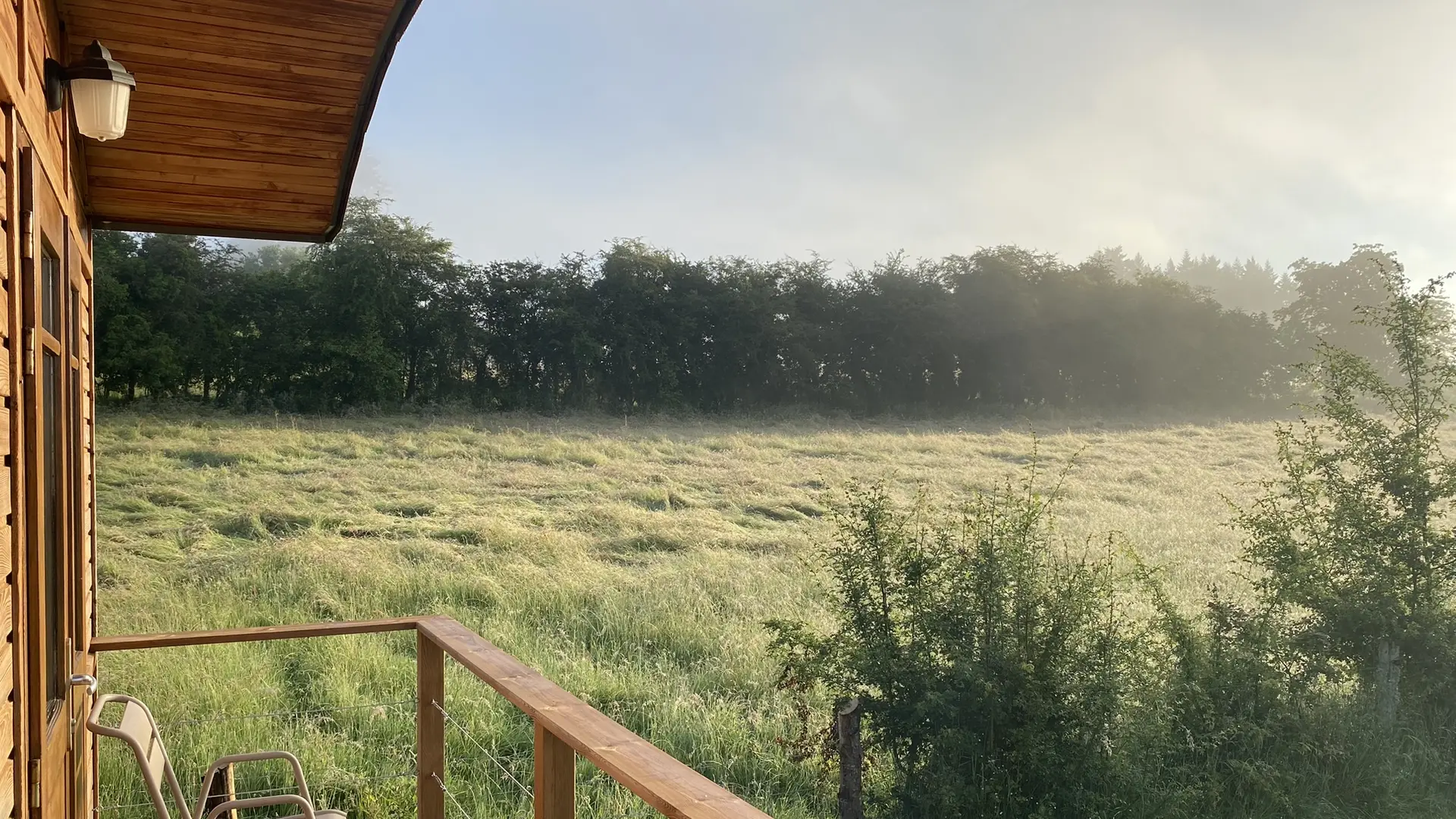 La Roulotte du Verger, belle lumière matinale