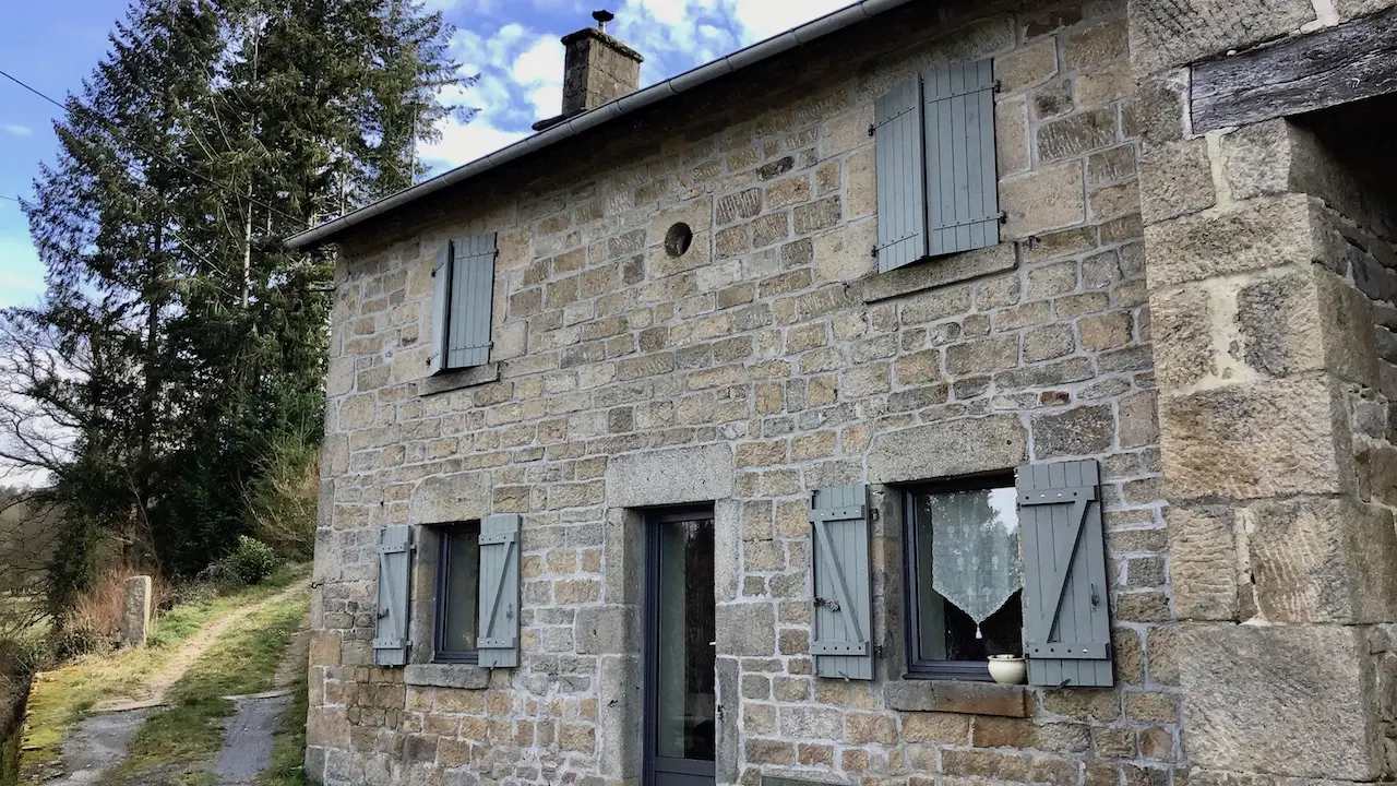 Vue sur le gîte côté rue