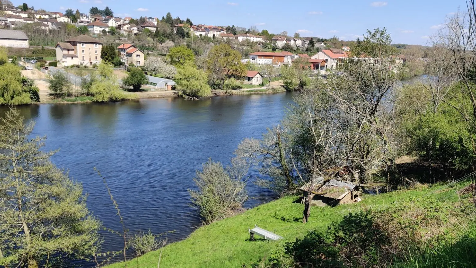 Panorama_bord_de_vienne_Saint-Junien_poltourisme