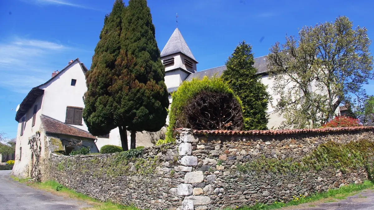 Presbytère, église, muret rue du Tabellion - Saint-Paul (c)Pays Monts et Barrages
