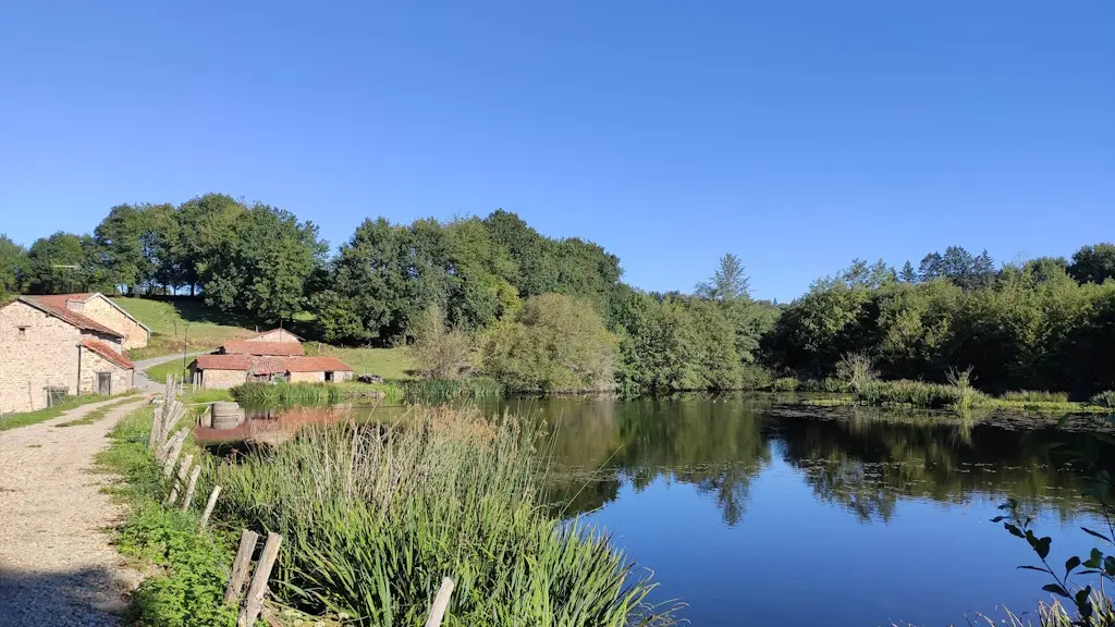 Étang de Villevaleix (Sainte-Anne-Saint-Priest)