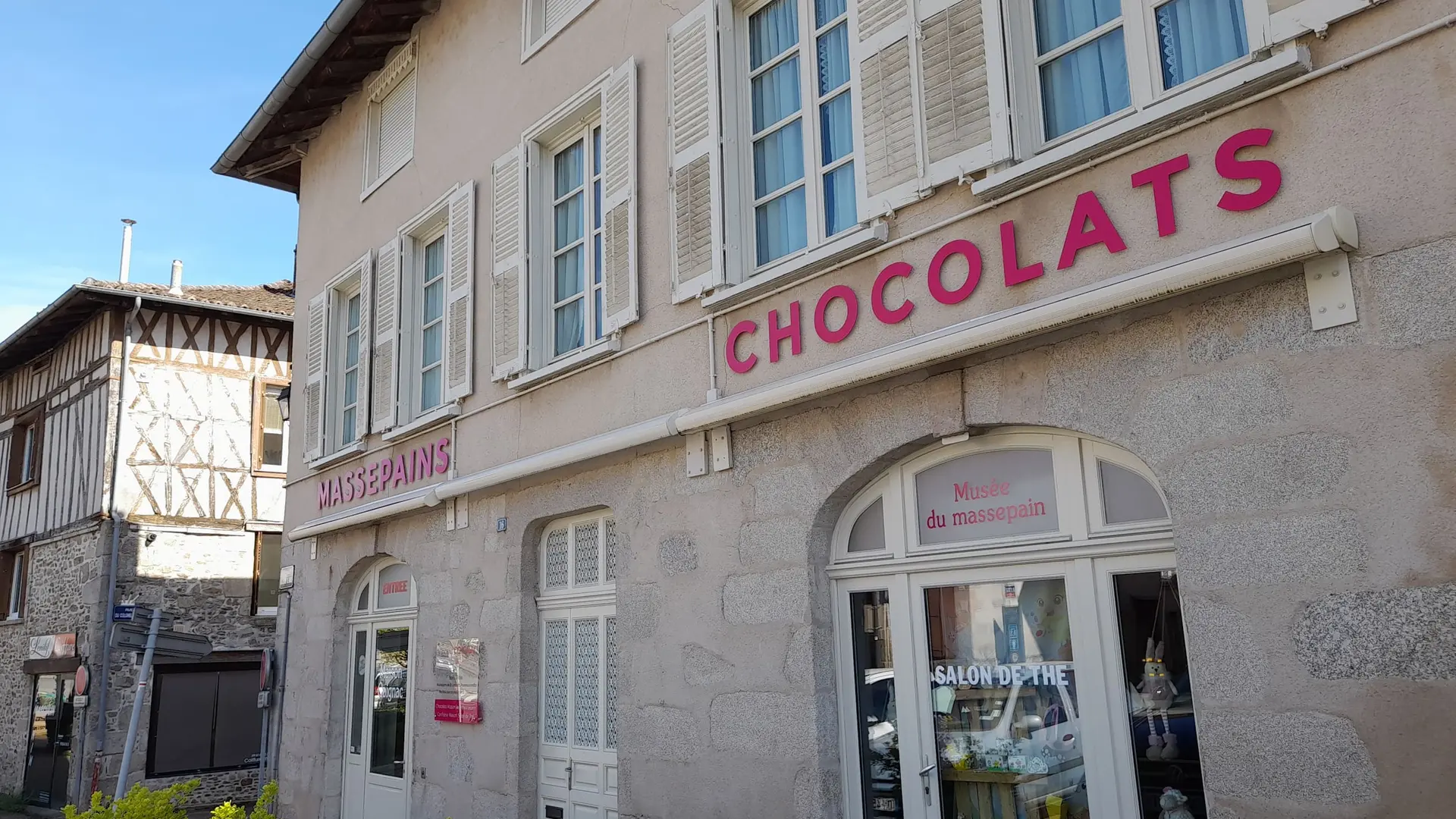 Salon de thé chocolaterie Coignac et Musée massepains à Saint Léonard de Noblat©