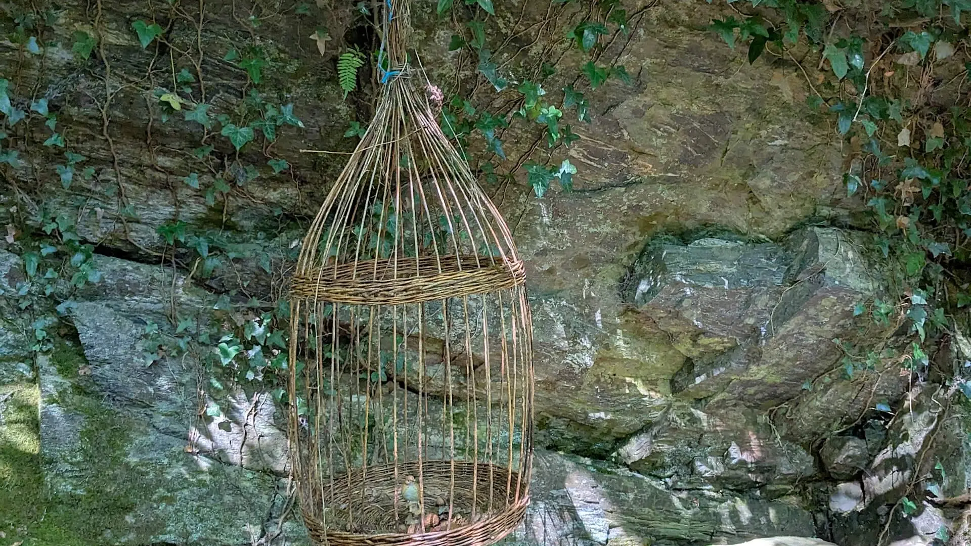 Sentier de Bois Jeansac Abris sous roche