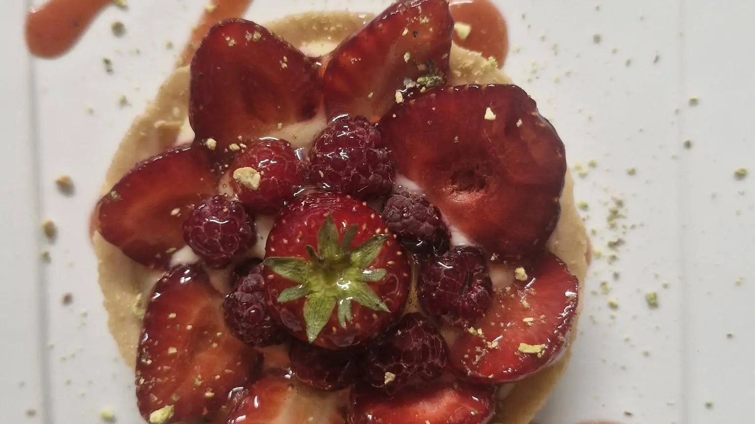 Tartelette aux fraises de l'Auberge Saint Martin entre Saint Léonard de Noblat et Ambazac