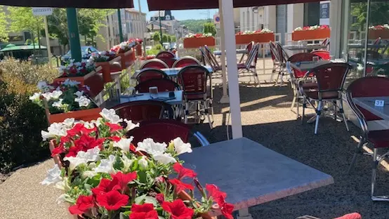 Terrasse Le Boeuf Rouge Saint Junien