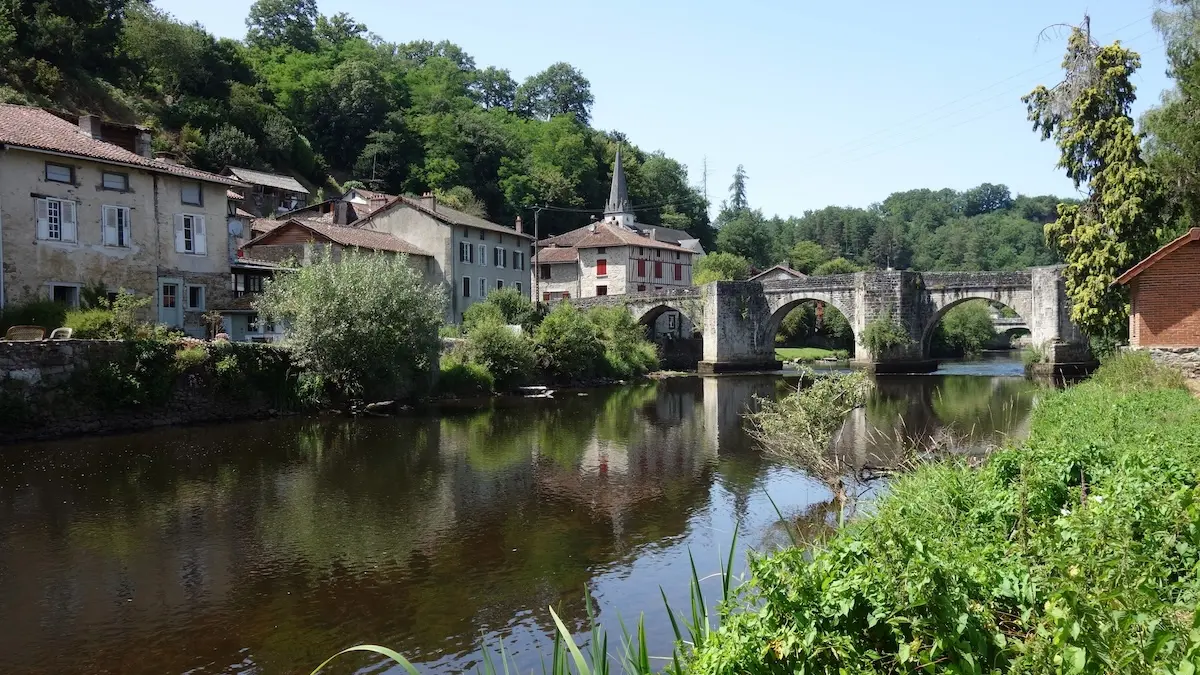 Vieux pont - Quartier de Noblat  - Saint-Léonard-de-Noblat (c)Pays Monts et Barrages