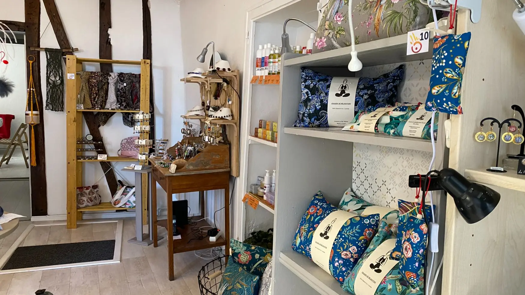 boutique-createurs-rochechouart-poltourisme (3)