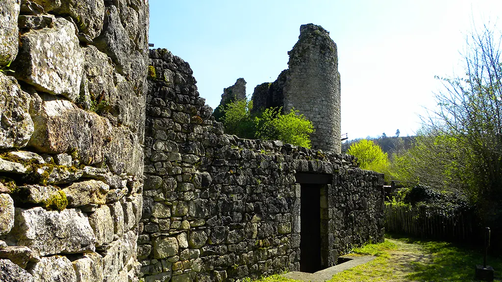 chateau-de-lastours