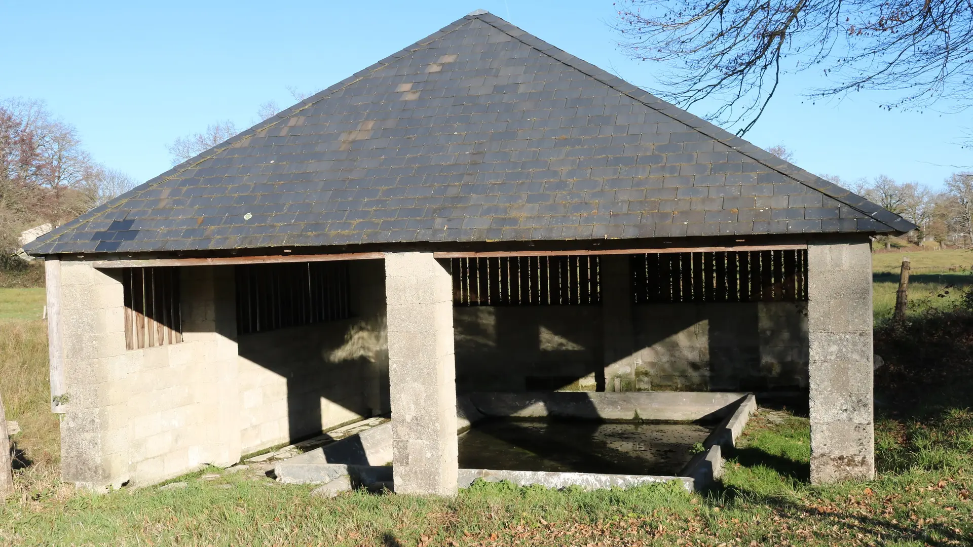 chemin des collines, lavoir