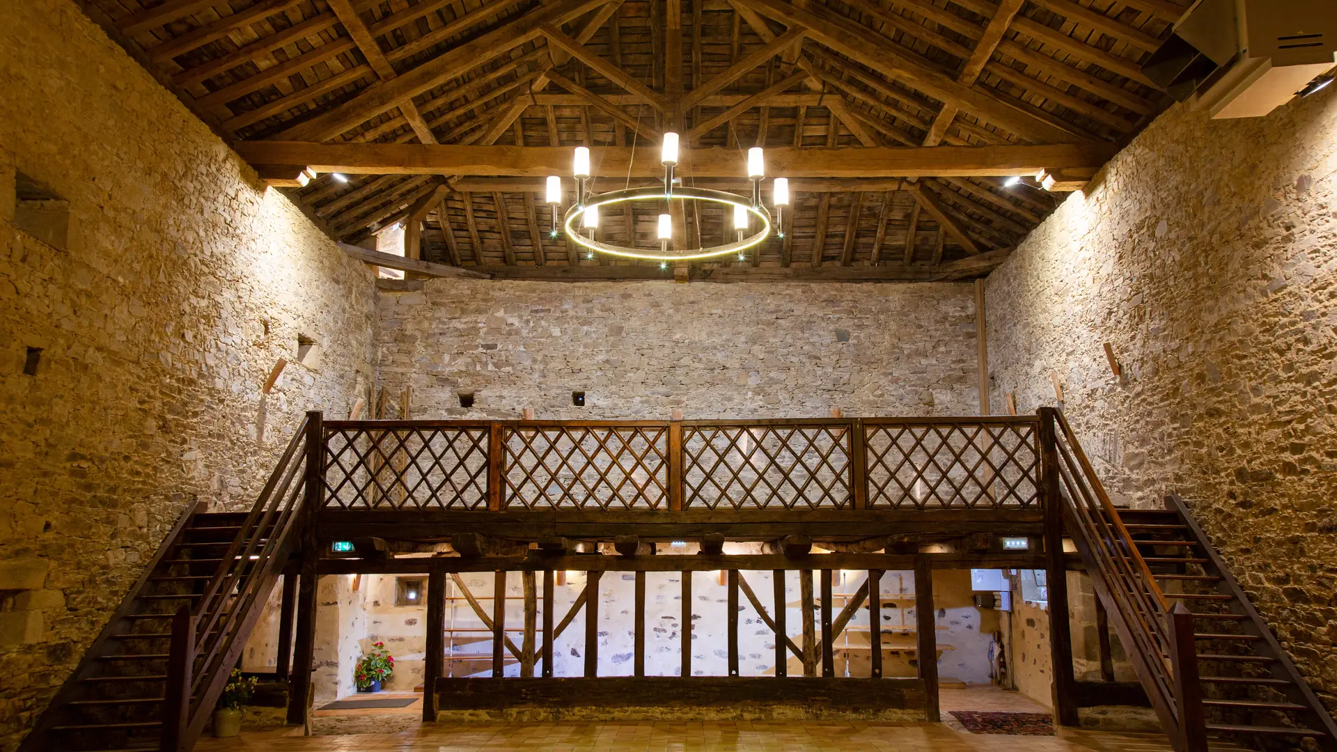 Grange médiévale du Château de Brie