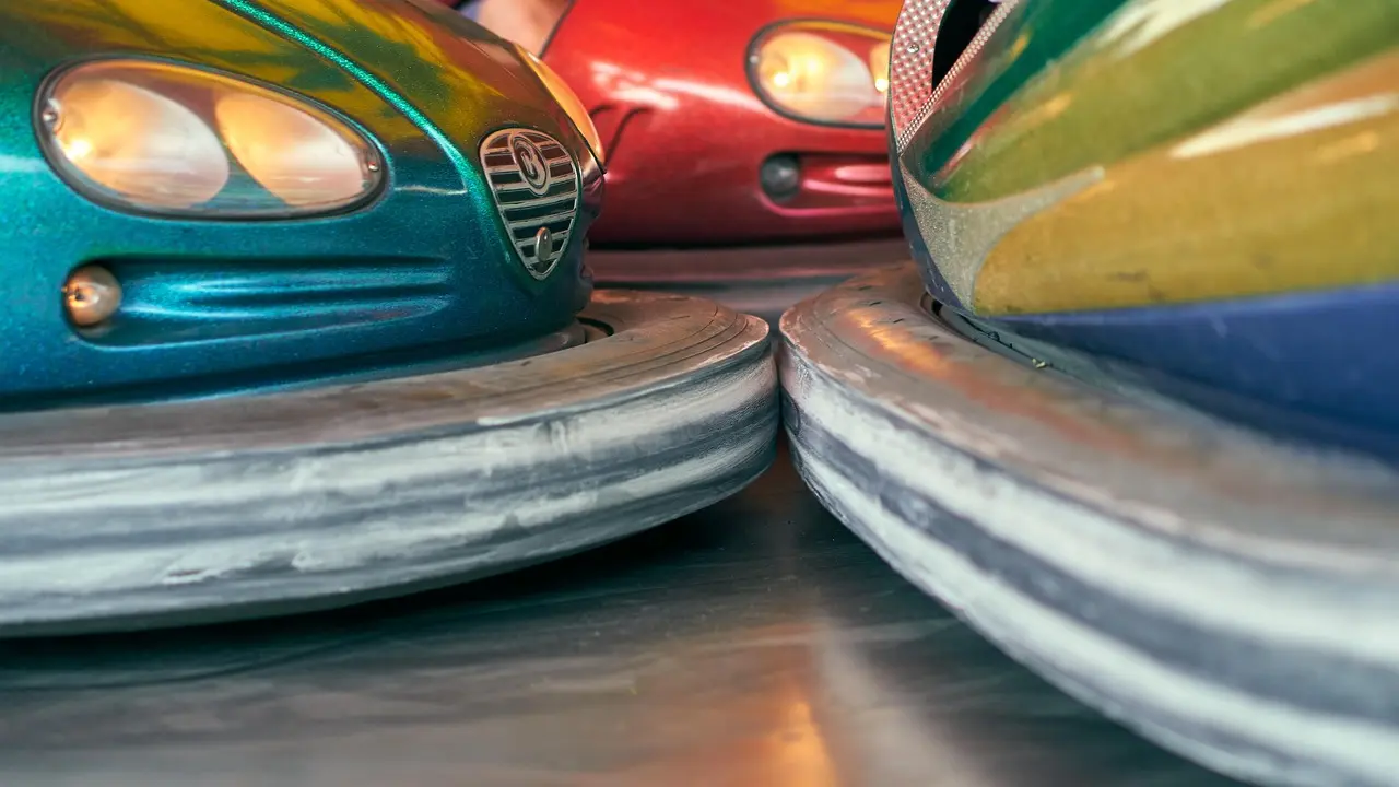 distelapparath-bumper-car