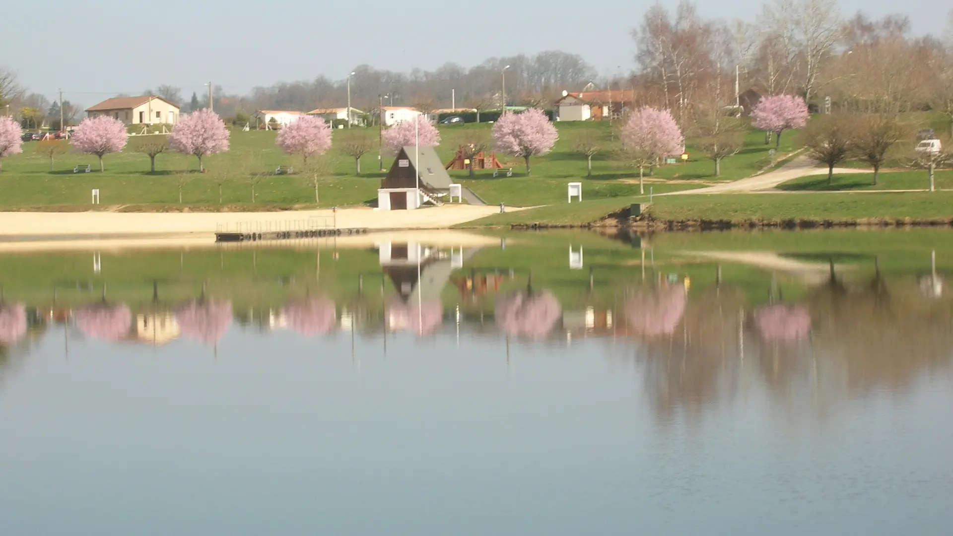 lac de chateauneuf la foret