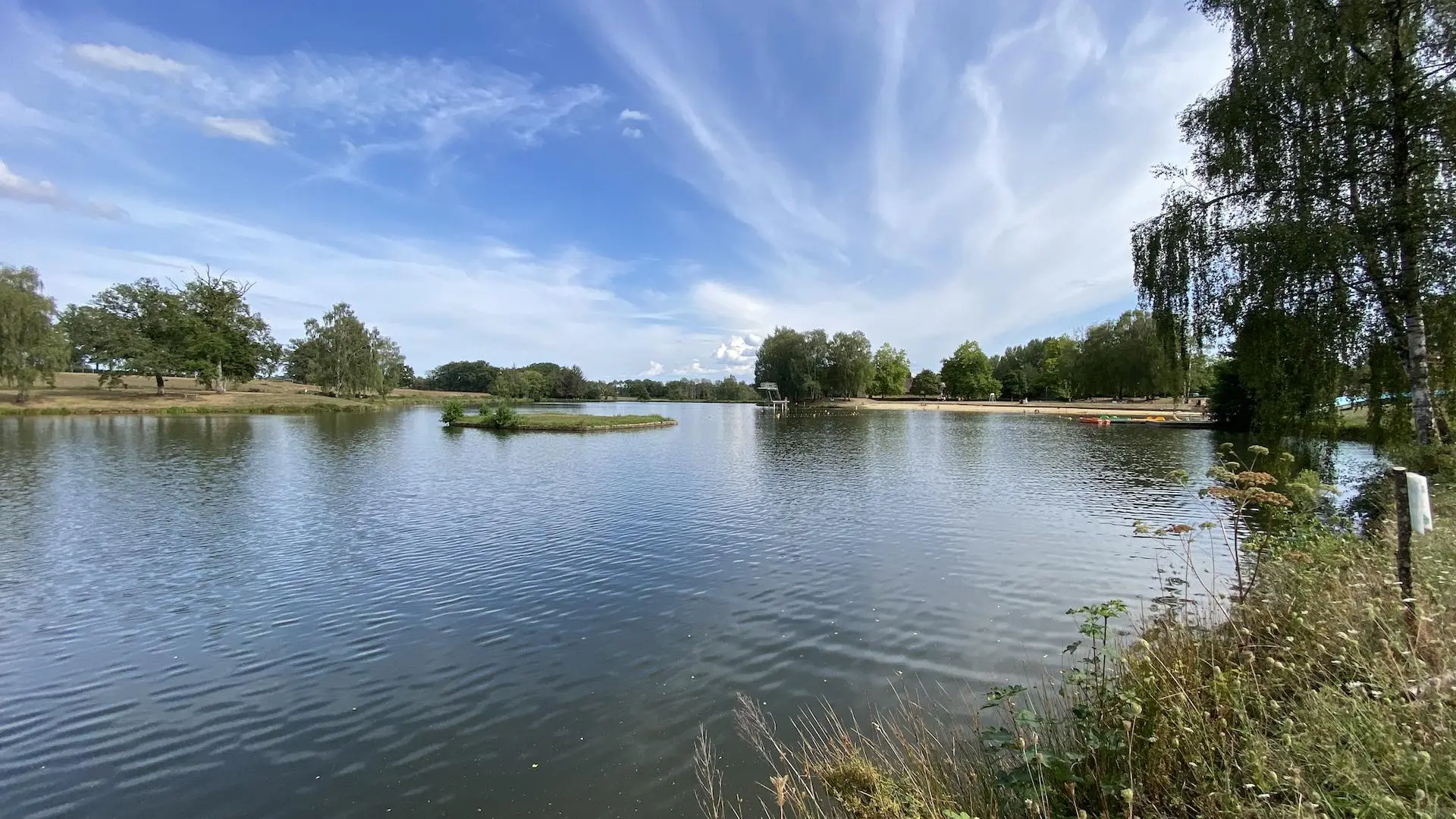 lac de saint-hilaire-les-places