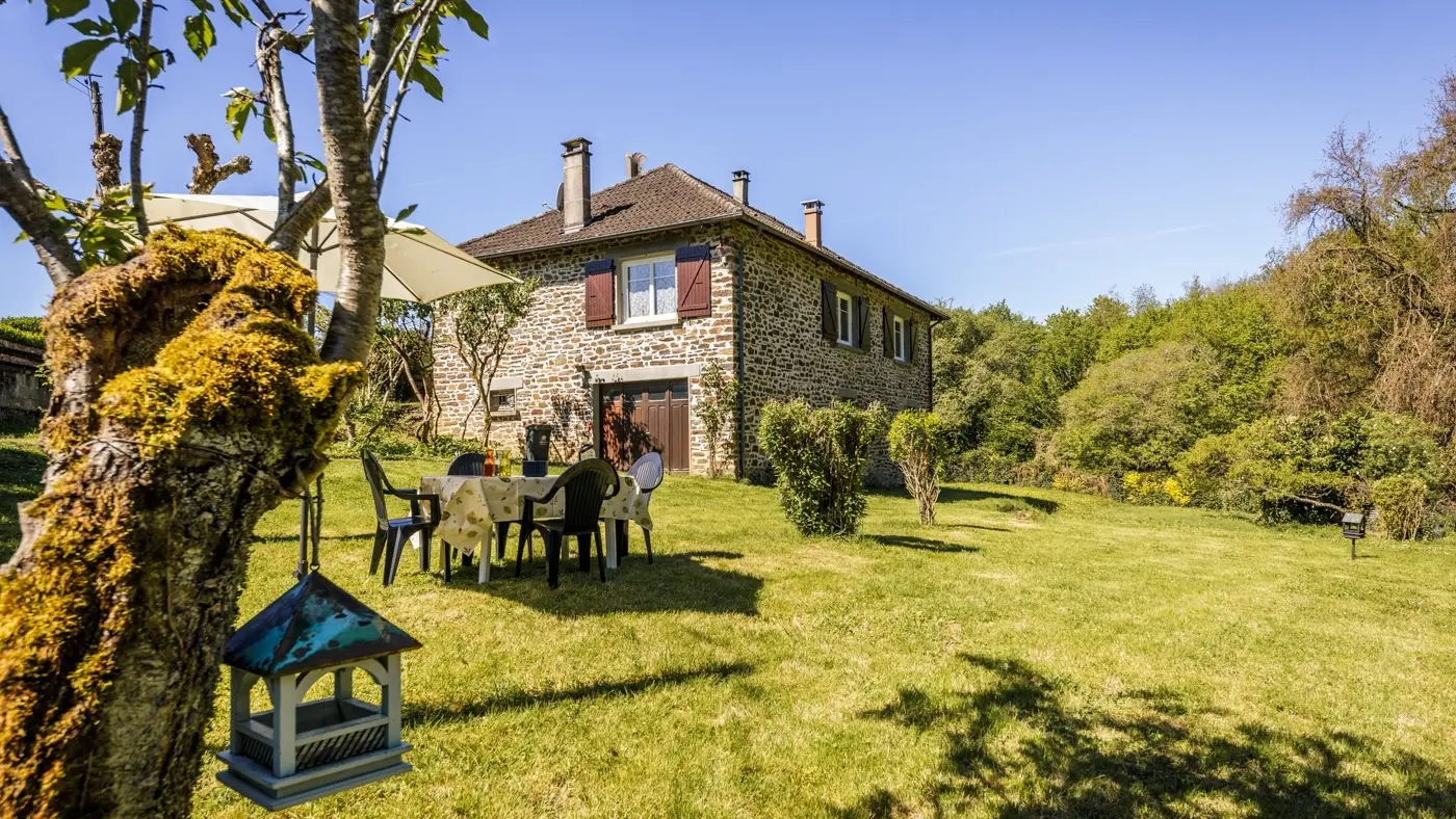 meublé cottage ségur le château 1