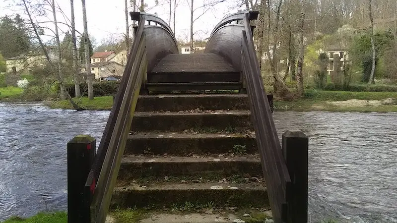 passerelle sur la Gartempe
