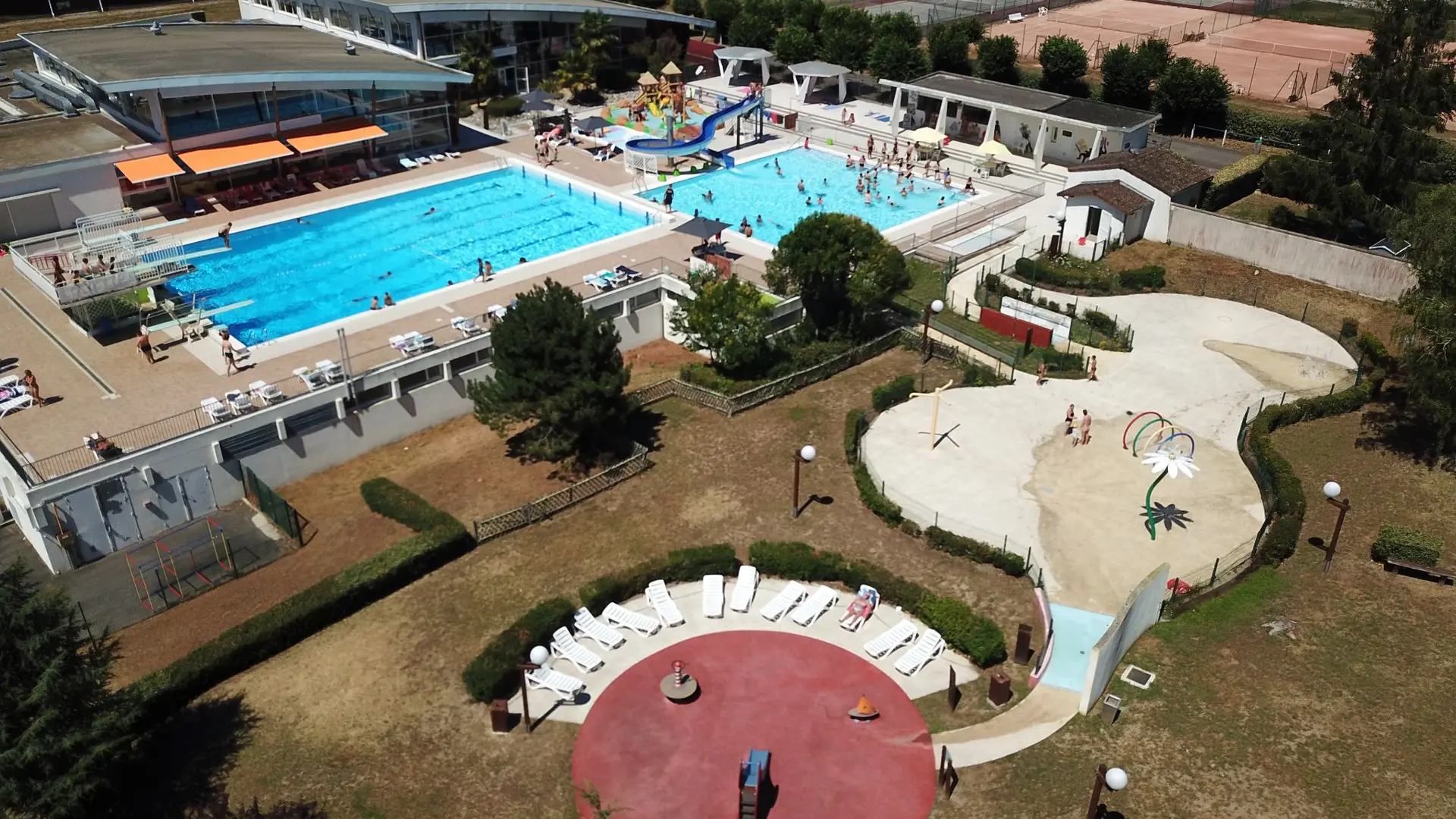 Piscine, toboggan Saint-Junien