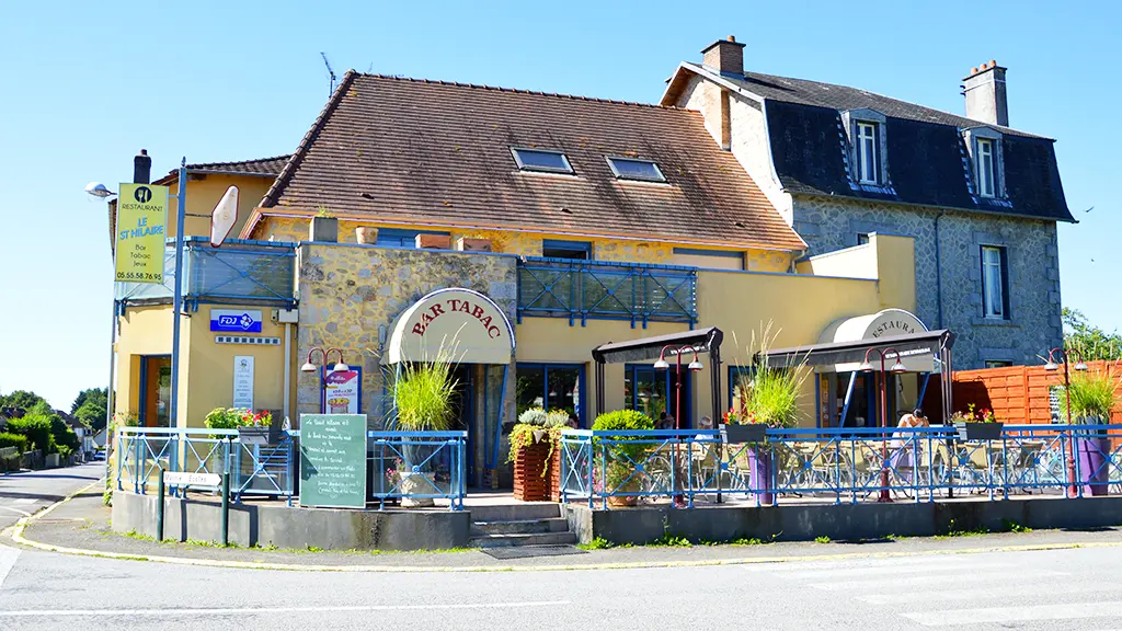 façade-et-terrasse-restaurant-le-saint-hilaire_2