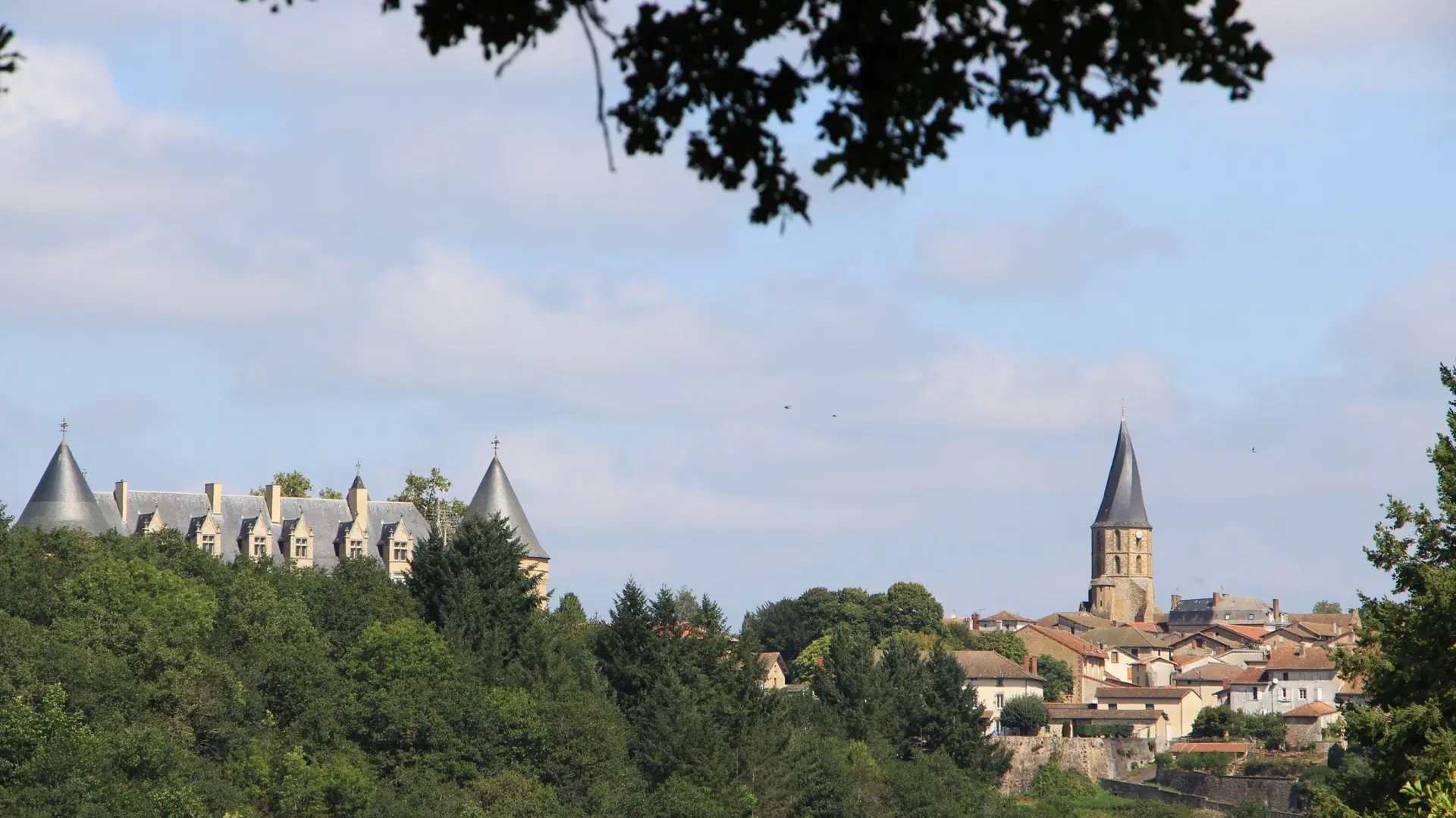 rochechouart_2018_otpol-vue-chateau-clocher