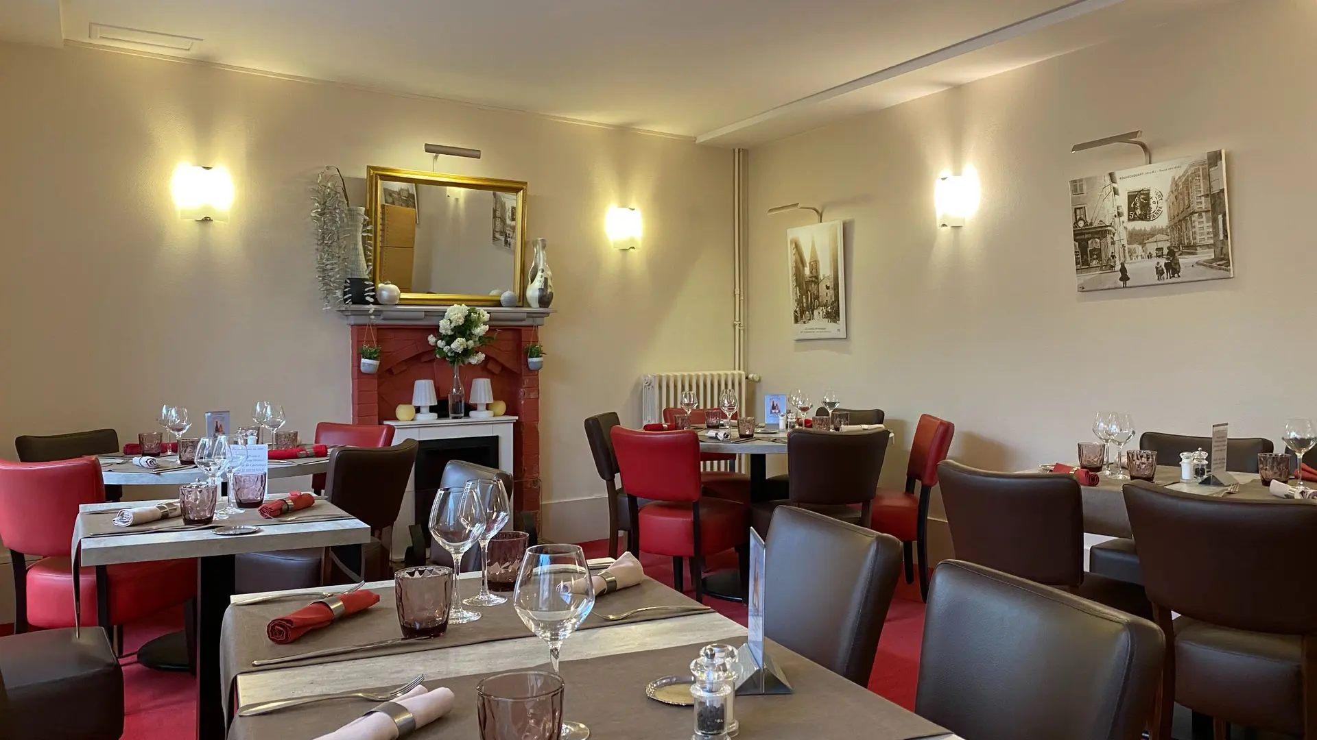 rochechouart-hotel-restaurant-france