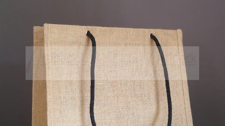 sac-en-jute-avec-cordes-longues