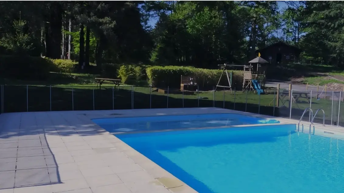 speeltuin-en-zwembad