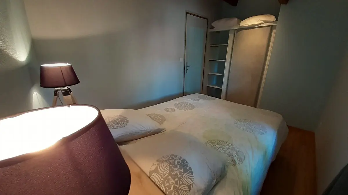 5.Gite des Hirondelles__Cubières Sur Cinoble_Chambre (2)
