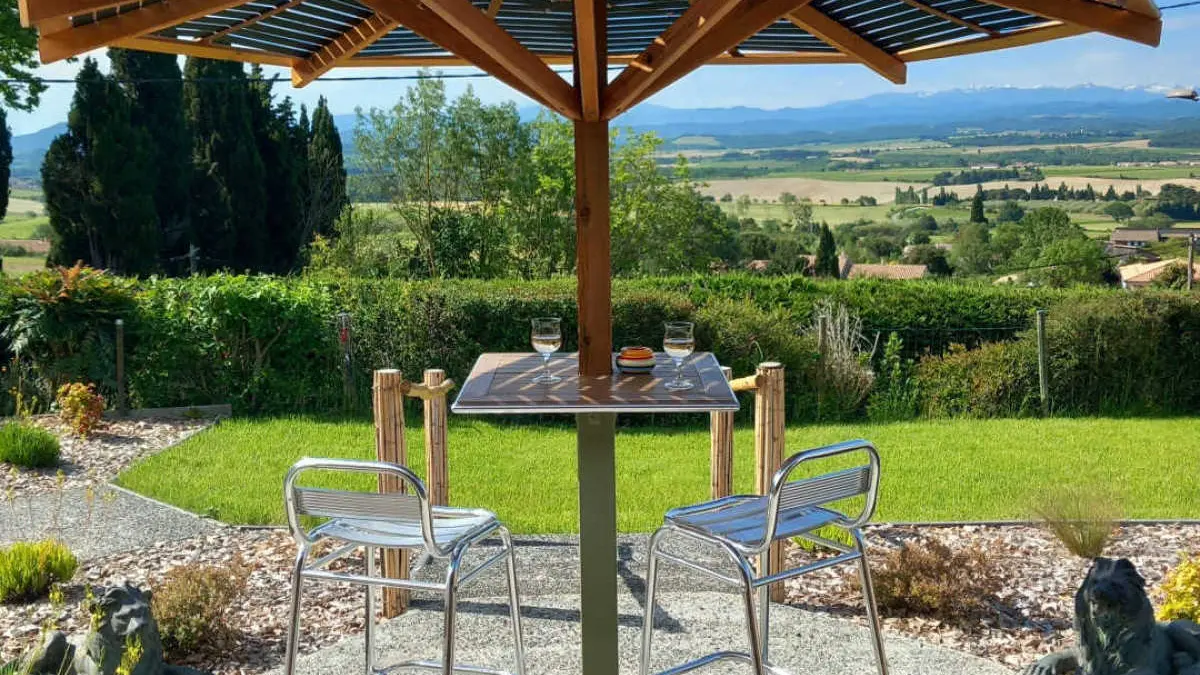 11G3204 - Le Chalet Romance_2