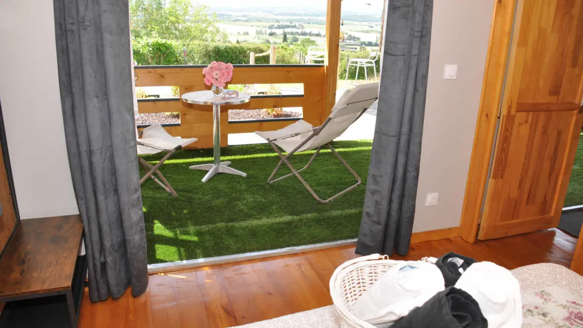 11G3204 - Le Chalet Romance_10