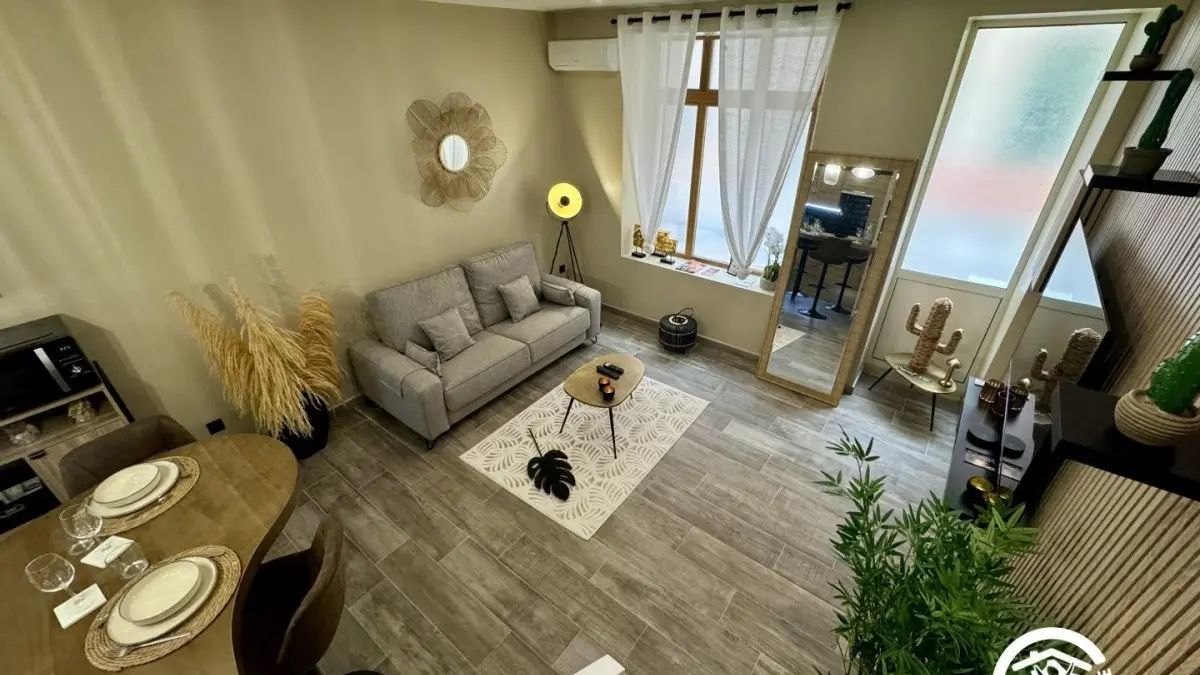 11G3460 - La Divine_6