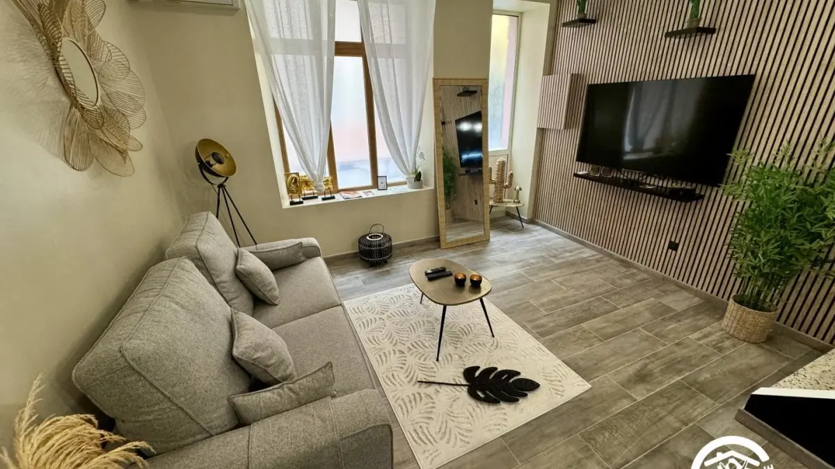 11G3460 - La Divine_1