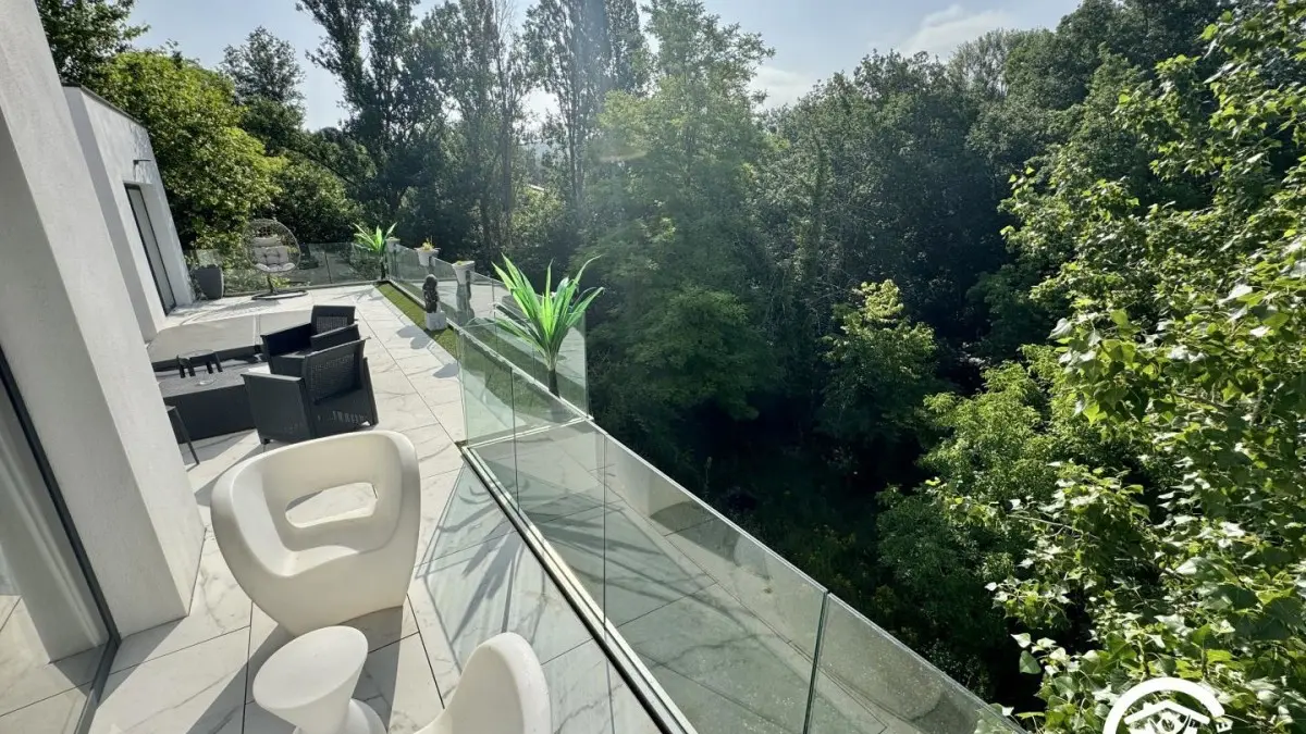 11G3518 - La Discrète_3