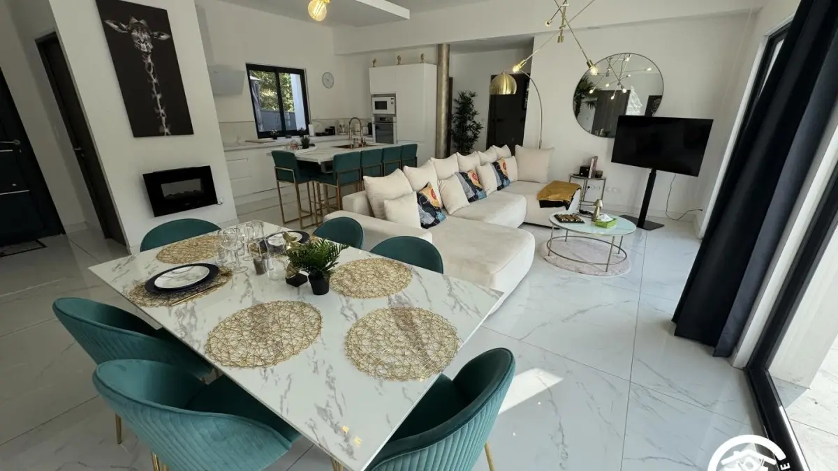 11G3518 - La Discrète_5