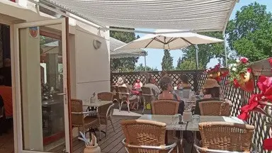 terrasse view Le Bistro des Amis