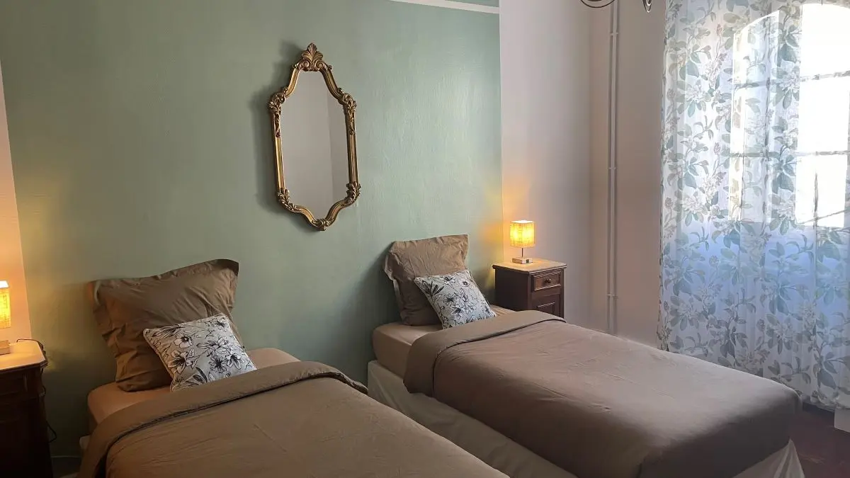 ALET- LE VAL D'ALETH- chambre 2 b