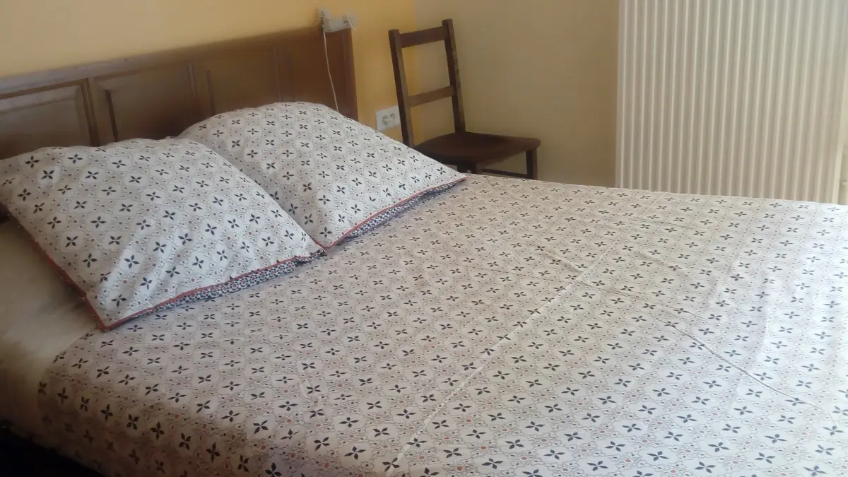 AU-COEUR-DE-RENNES--GITE--petite-chambre-lit-double-2020