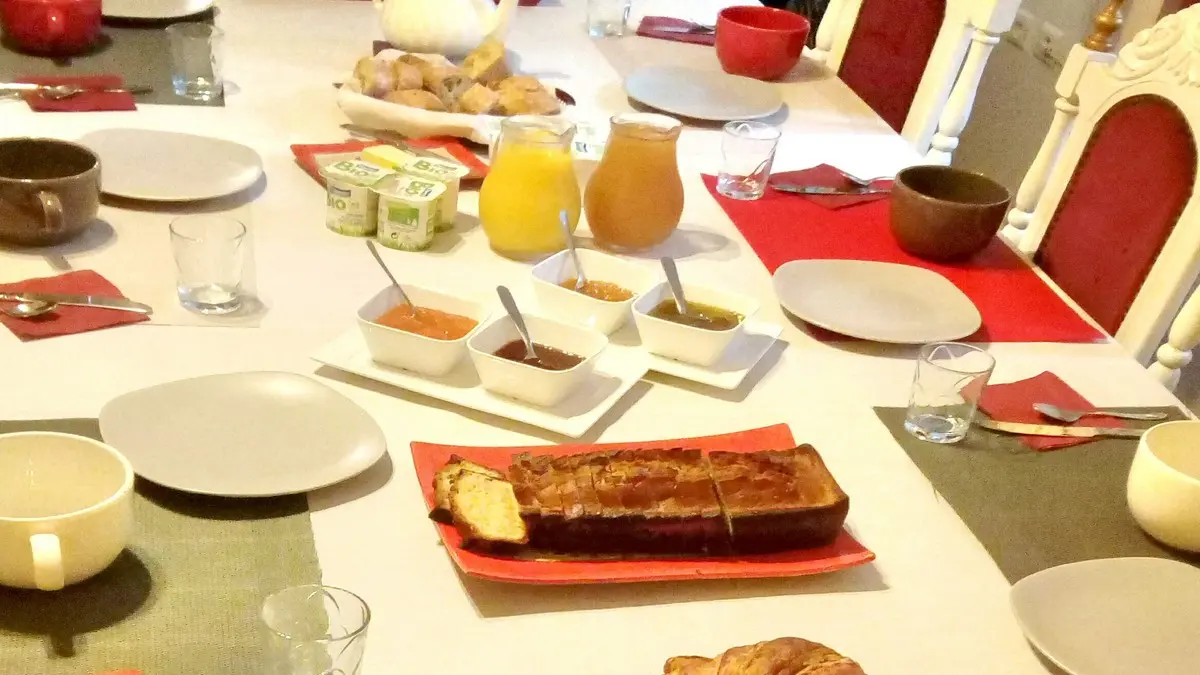 AU-COEUR-DE-RENNES-CH-Petit-dejeuner