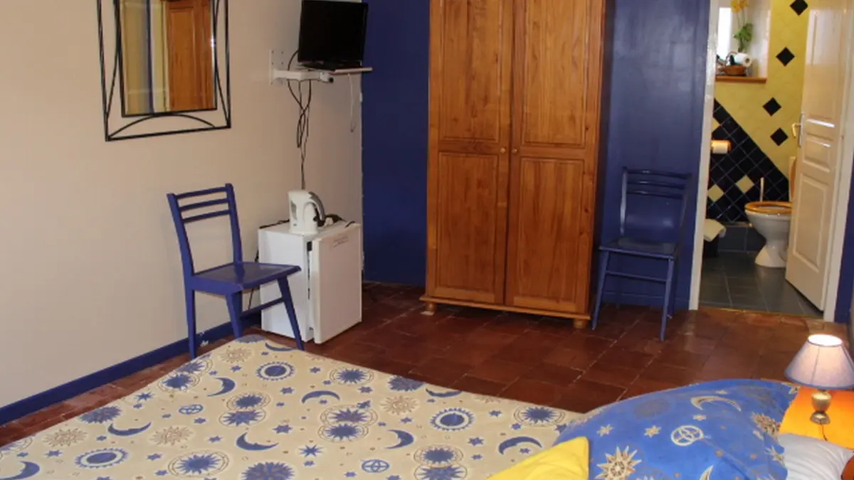 AU-COEUR-DE-RENNES-Chambre-Eclipse-1